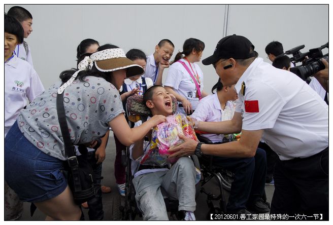 53295e7axc17a932e9d1d690_jpg