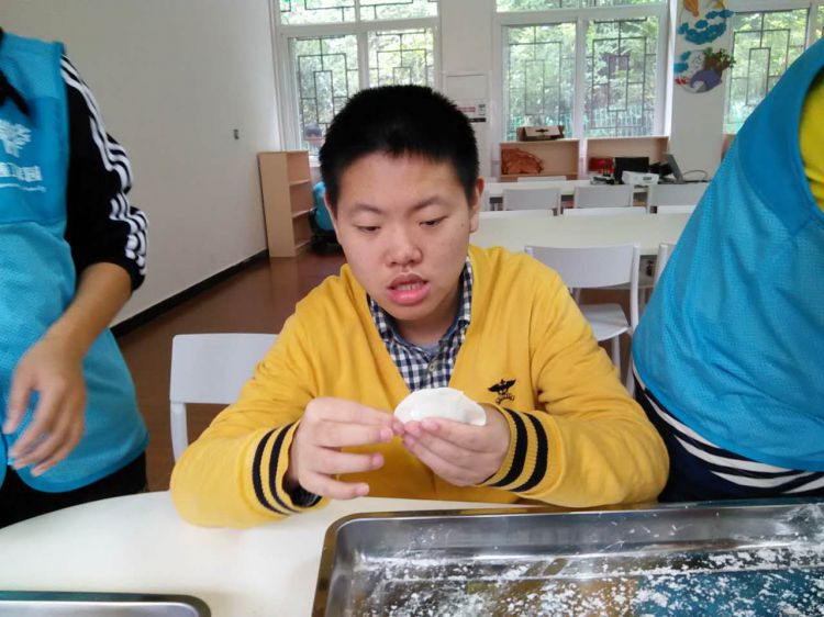 375749199703016766_jpg