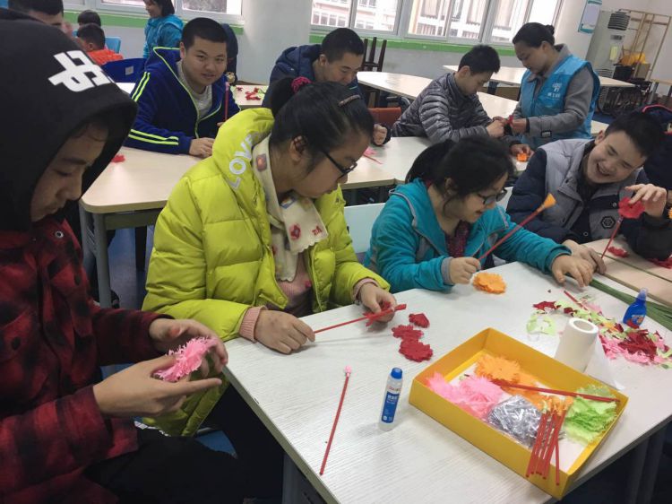 554385642015463805_jpg