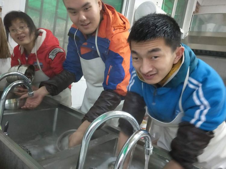 830372477337422733_jpg