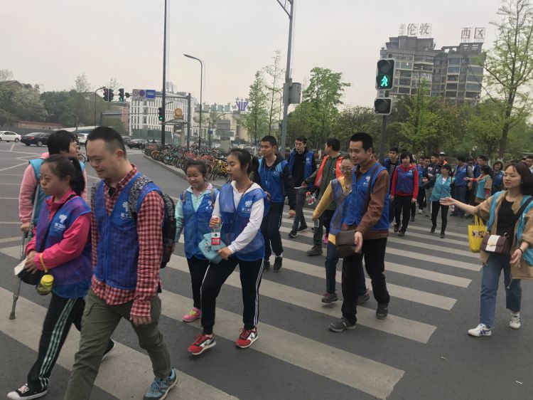 出行之遵守交通规则_jpg